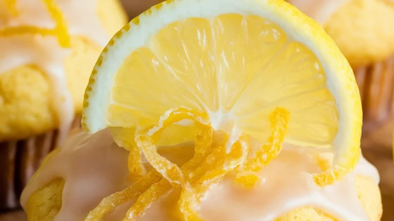 Lemon Drizzle Muffins - Featured