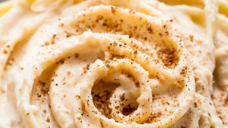 American Alfredo Sauce - Featured